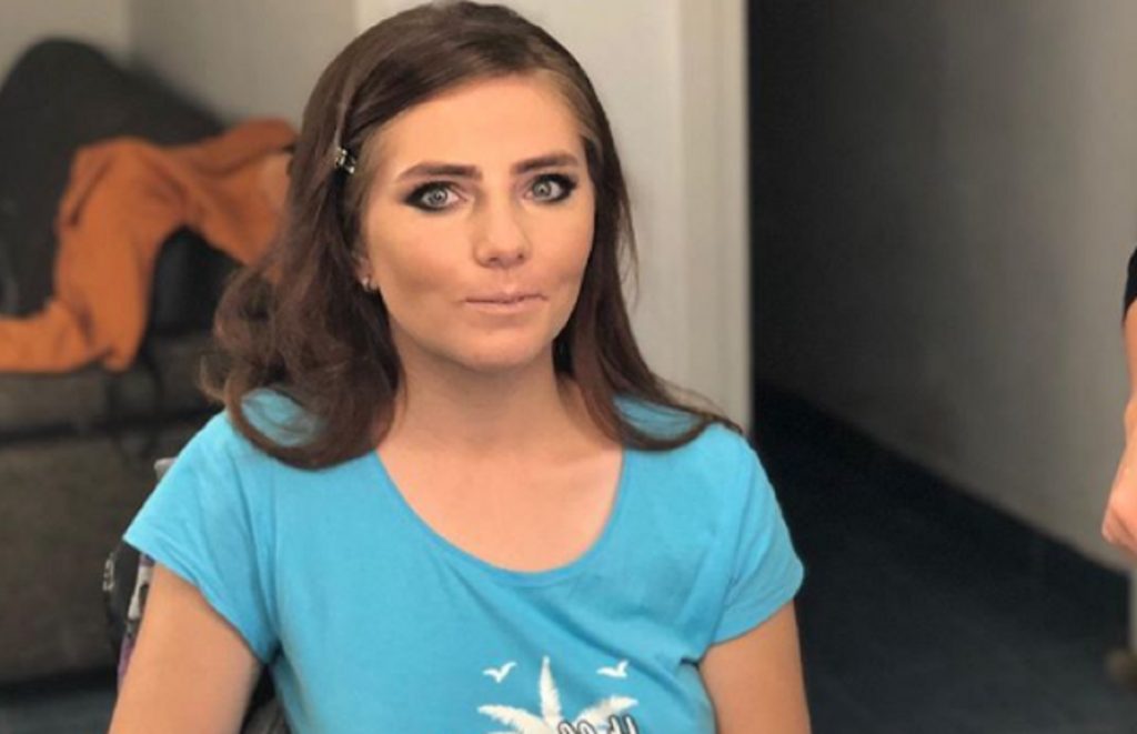 Imagine Stire Ce face Vulpița mereu, înainte de a intra în platoul Acces Direct. Le-a arătat fanilor tot ce se întâmplă în spatele camerelor de filmat | 2review.ro
