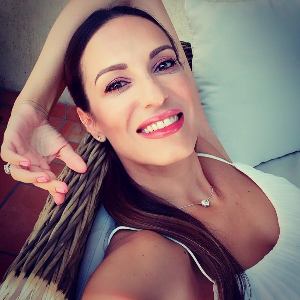 GALERIE FOTO: Ion Țiriac s-ar iubi cu Irina Deleanu, super-sexy la 45 de ani!