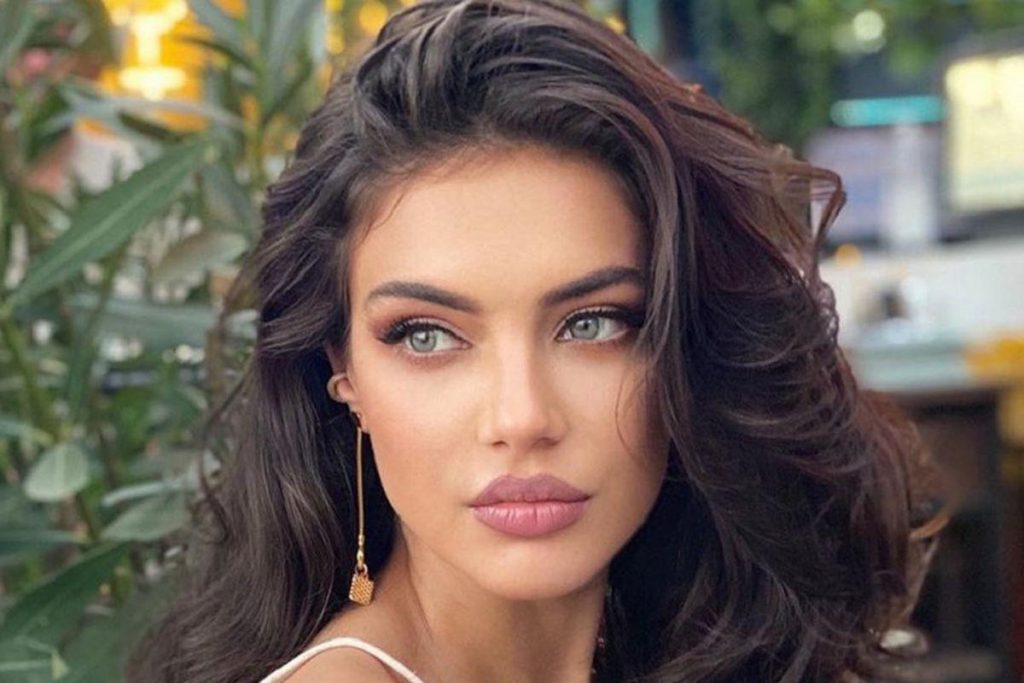 Christina Ich, mai sexy ca niciodată. Imaginile care i-au lăsat pe fani fără replică: „O Doamne, Ce zeiță!”