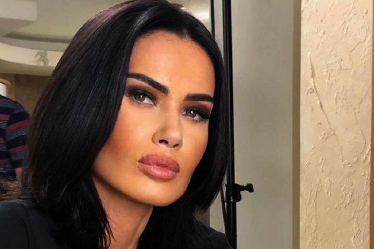 Oana Zăvoranu s-a pregătit de sărbătorile de iarnă! Cum arată bradul de Crăciun al vedetei?