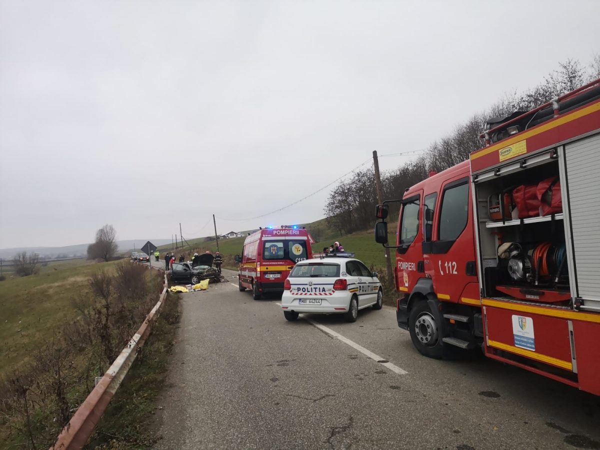 Accident grav în Alba! Două persoane au murit, după ce mașina lor a lovit un cap de pod