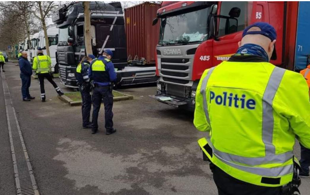 Tragedie în Franța: un șofer român a fost strivit de două TIR-uri. Bărbatul avea 30 de ani