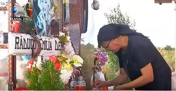 Mama Denisei Răducu nu-și poate reveni după moartea artistei. O visează în fiecare noapte pe fiica ei