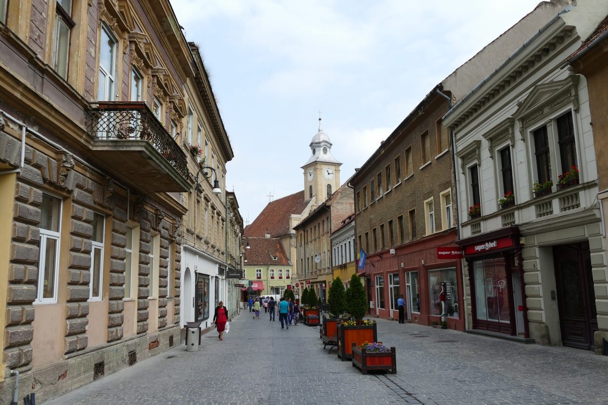 Ofertă nemaivăzută în Europa. Restaurantele din Brașov oferă 10% reducere clienților care s-au vaccinat anti-COVID