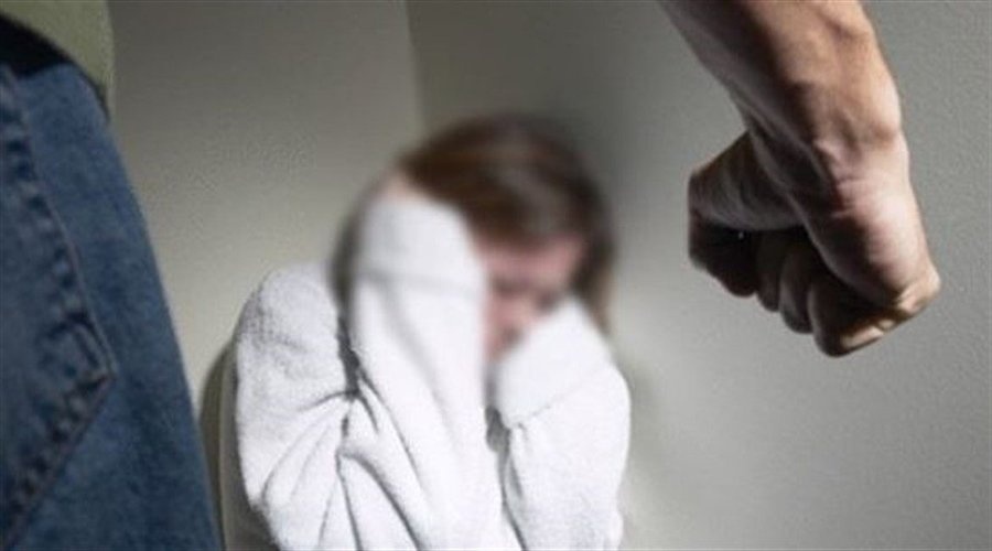 O femeia din Constanța și-a acuzat fostul iubit: ”Mă va tăia și mă va arunca în canal!”