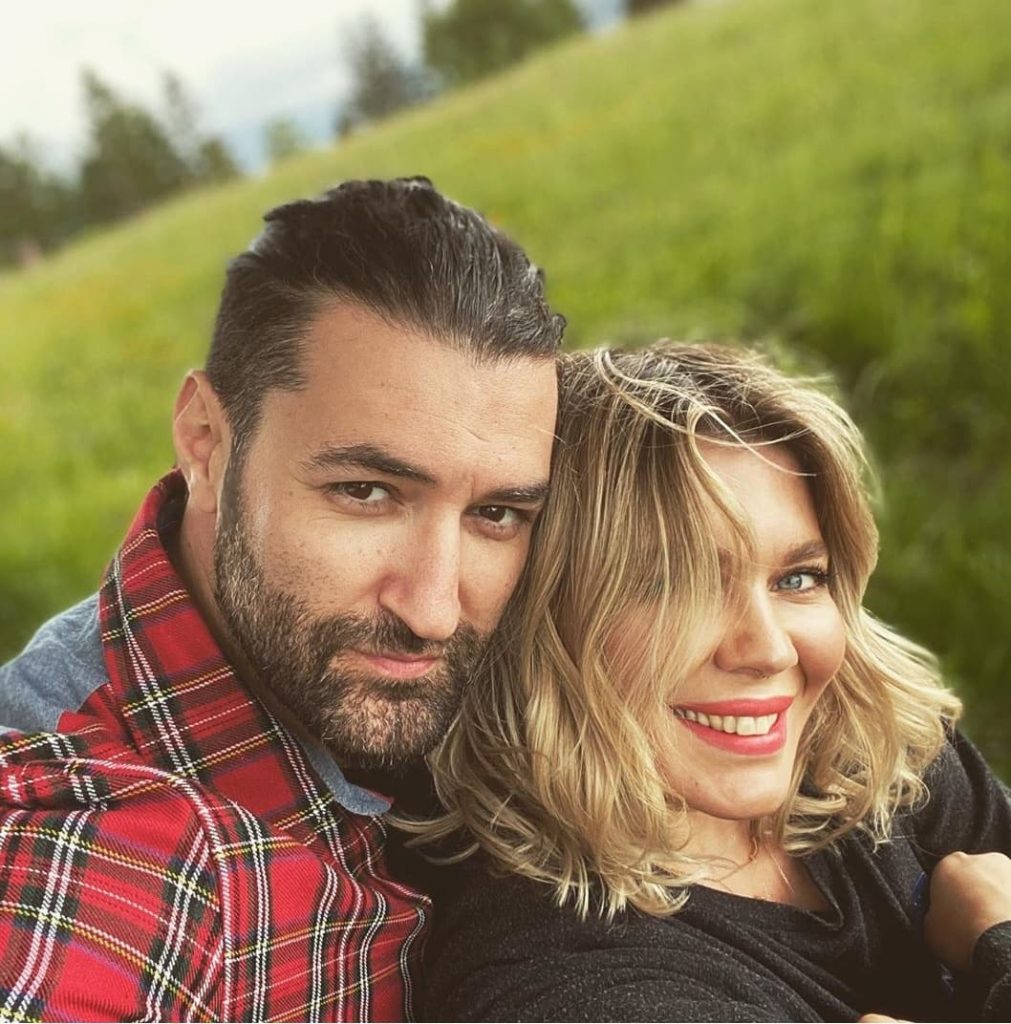 Ce cadou i-a făcut Smiley iubitei lui, Gina Pistol, de Moș Nicolae! „Iată ce am găsit în ghete”