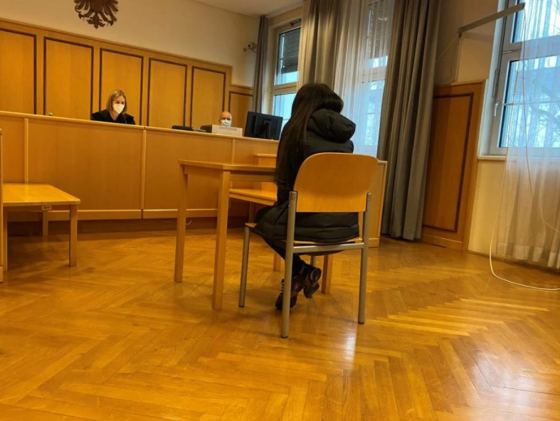 O prostituată româncă, avere de pe urma germanilor și austriecilor. Femeia de 28 de ani a primit peste 200.000 de euro păcălindu-i online