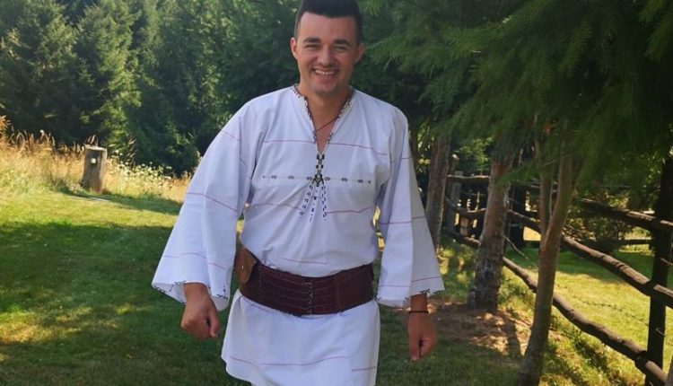 Doliu în folclorul românesc! Un cunoscut artist de doar 30 de ani a murit