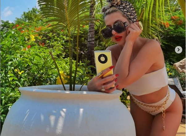 Lidia Buble, vacanță în Zanzibar alături de un bărbat celebru! Ce a dat-o de gol pe artistă