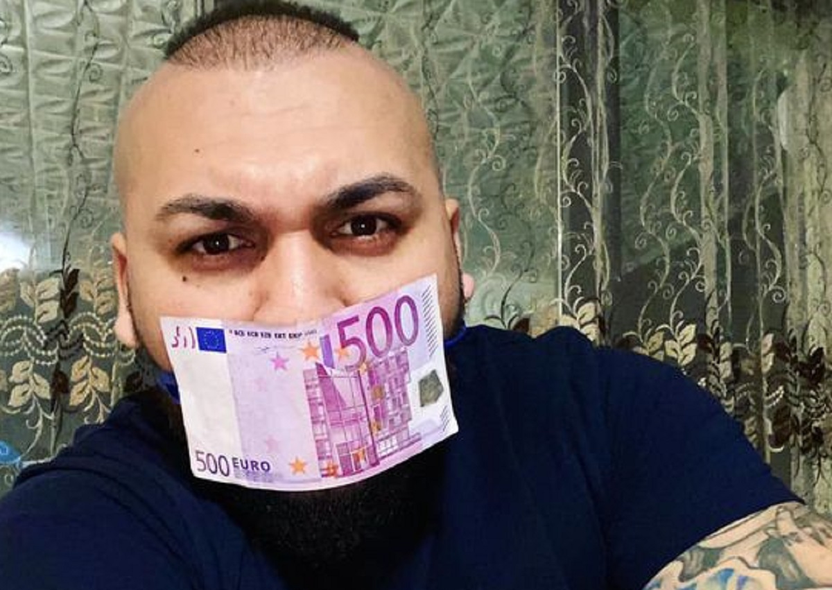 Petrecere pe barosăneală pentru Dani Mocanu! Manelistul l-a „îngropat” în bani pe Nicolae Guță