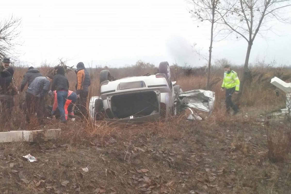 Destin cumplit pentru Rodica, o femeie de 46 de ani. A murit în urma unui accident, după ce s-a izbit cu mașina de o cruce de marmură