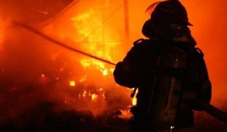 Caz înfiorător! Un bebeluș și părinții acestuia au murit, după ce o damă de companie i-a dat foc clientului său în apartamentul aflat sub ei