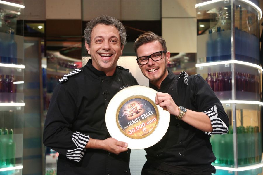 Imagine Stire Bucurie mare în familia Chefi la Cuțite de la Antena 1! A devenit tată de tripleți | 2review.ro