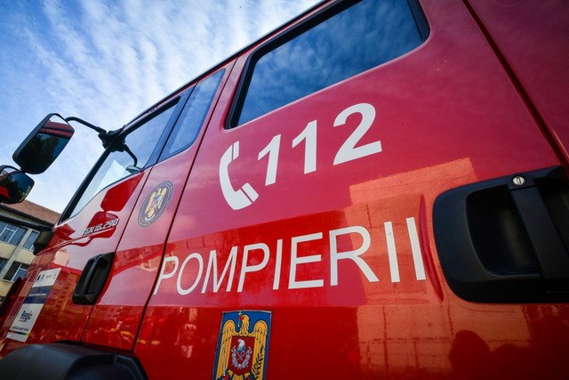 Incendiu la Spitalul CFR Brașov! O priză de la Centrul de vaccinare a luat foc. A fost solicitată intervenția pompierilor