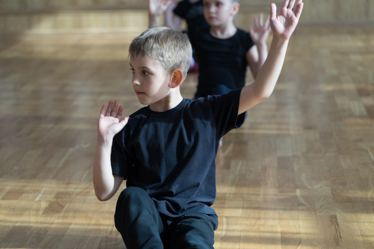 Caz înfiorător în Republica Moldova. Un elev a ajuns la terapie intensivă după ce fost pedepsit de profesoara de sport cu 150 de genuflexiuni
