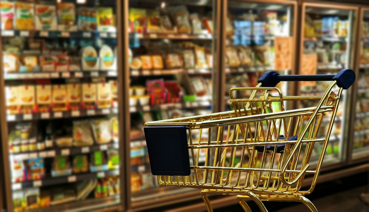 Coșul de cumpărături ar putea fi interzis și în magazinele mari din București