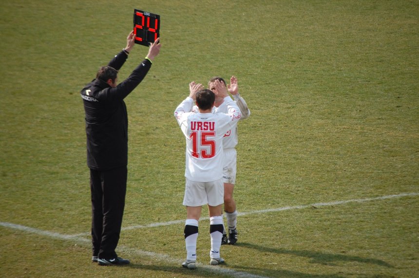 Tragedie în lumea sportului românesc. Un fotbalist a murit ucis de coronavirus. Avea doar 38 de ani