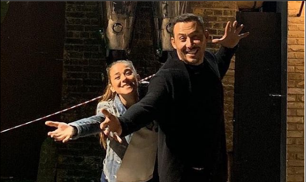 Imagini emoționante! Ștefan Stan își leagănă fetița, iar Simona e numai ochi și urechi: ”Mama leoaică!”