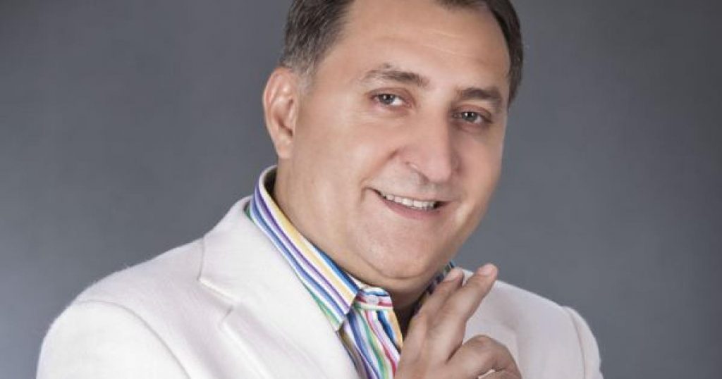 Râzi cu lacrimi! Cum a ajuns, de fapt, Vali Vijelie să renunțe la celebra lui mustață. Vinovată este chiar Minodora!
