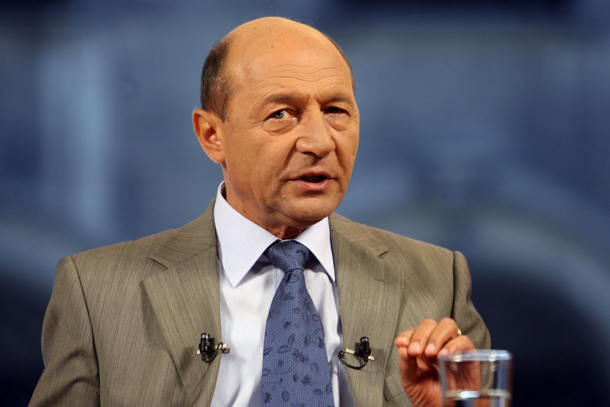 Traian Băsescu s-a vaccinat împotriva coronavirusului la Spitalul Militar Central