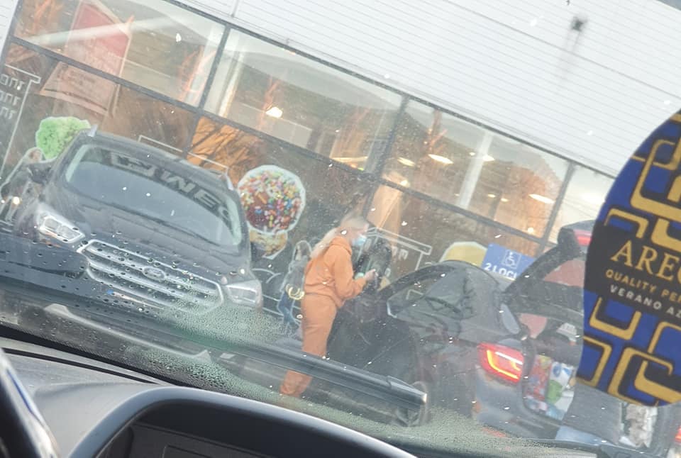 ”Ai parcat ca un bou” a mai făcut o victimă! Celebra cântăreață, prinsă în ofsaid: ”Trupa Blondy! Tot să avem așa modele!”