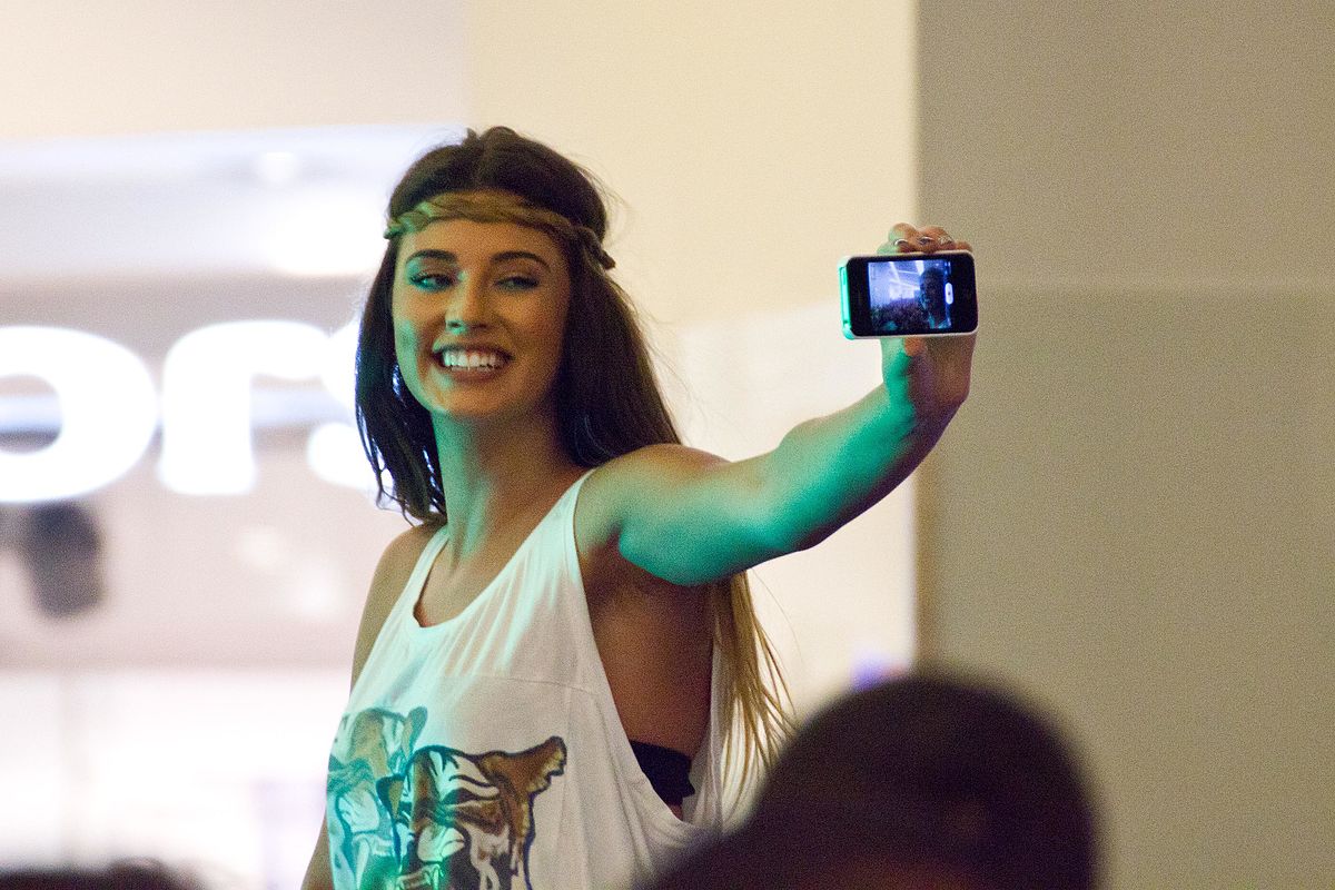 Antonia s-a fotografiat în perfuzii. Artista le-a explicat imediat fanilor speriați ce a pățit: „Sănătatea…”. FOTO