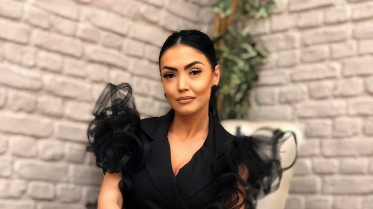 Andreea Mantea, în fața testului! Emoții mari pentru vedetă. „Dacă sunt două linii, sunt gravidă…”