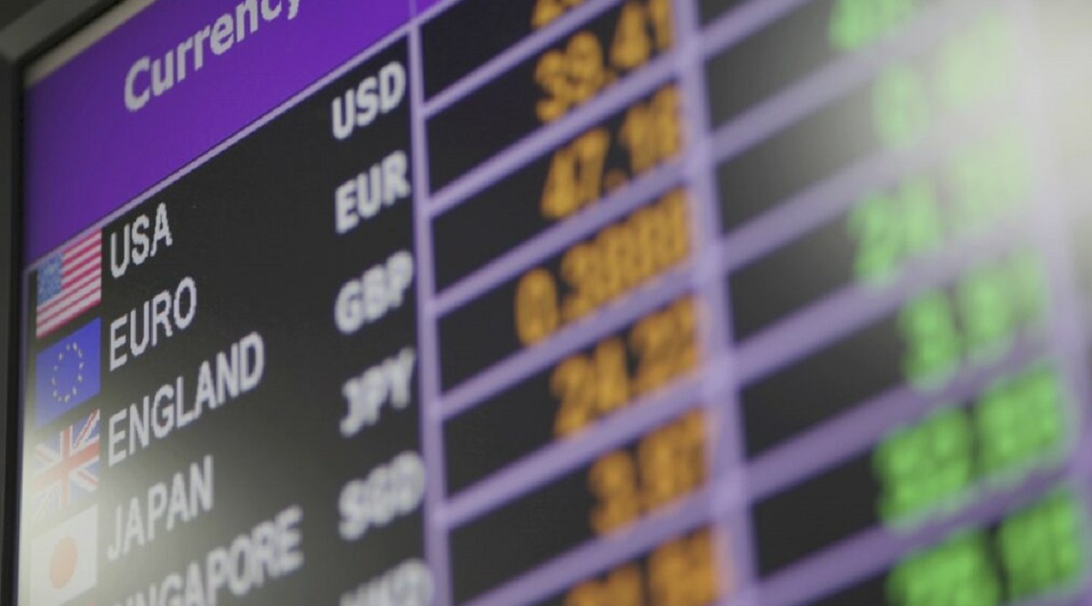Curs valutar BNR 11 ianuarie 2020. Vești proaste pentru români: cât costă azi 1 euro