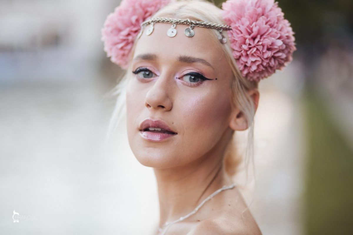 Sînziana Sooper a dezvăluit sexul copilului ei. Influencerița este plecată în Maldive cu Ioana Grama și Sânziana Negru