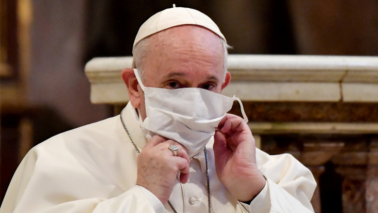 A murit medicul Papei Francisc! A fost internat pentru altă boală dar i s-a descoperit COVID-19
