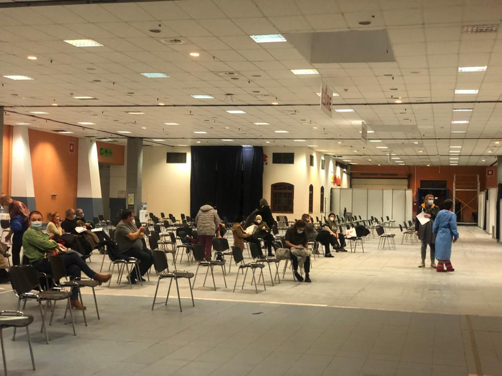 Cum m-au înțepat anti-COVID la Romexpo, în București, unde dădea Vanghelie strașnice revelioane. Nu m-au cipat, încă nu m-au contactat extratereștrii, dar mai aștept
