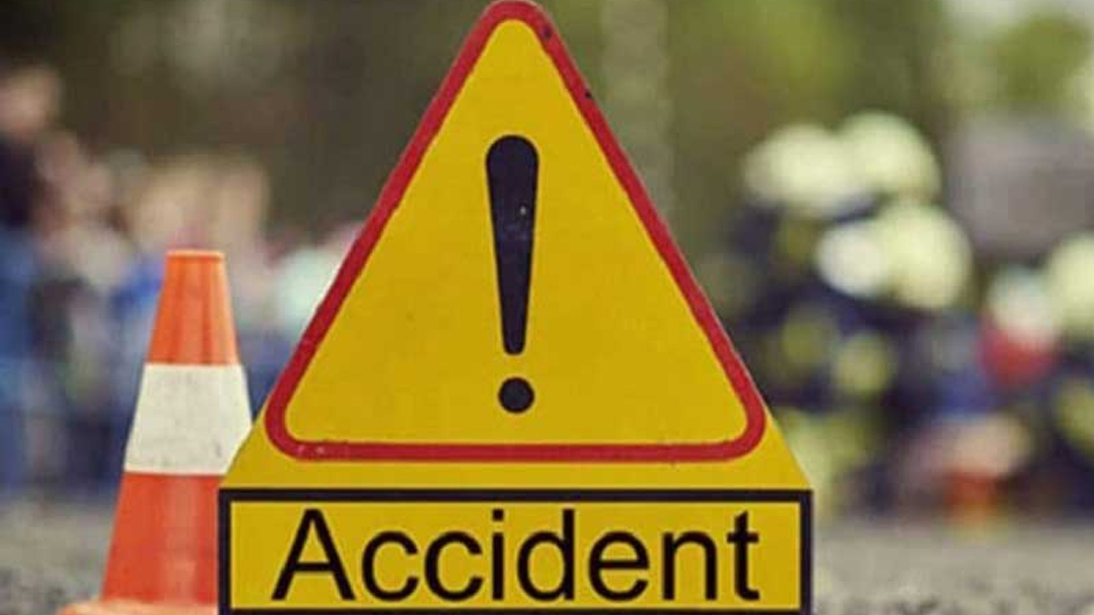 Accident grav cu un microbuz la Turnu Măgurele! După impact, autoturismul s-a răsturnat