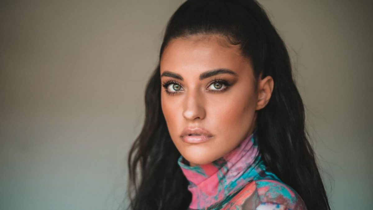 Imagini incredibile cu Antonia. Artista s-a fotografiat cu fața plină de coșuri. FOTO