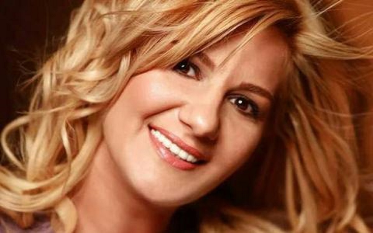 Cum a ajuns să arate Nicola, la 52 de ani. A devenit bunică și s-a reinventat, deși a trecut printr-un divorț dureros