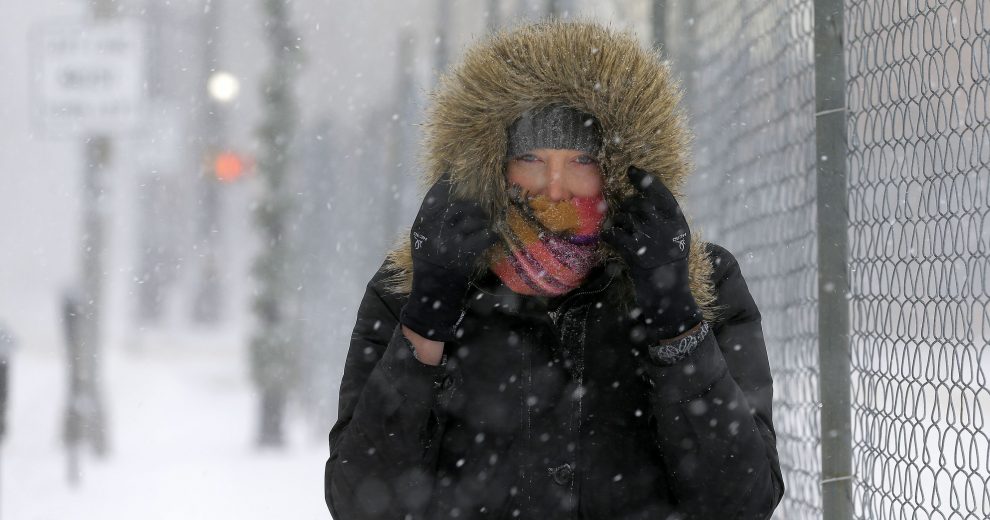 A fost cea mai geroasă noapte din an! Oamenii străzii au fost duși în adăposturi