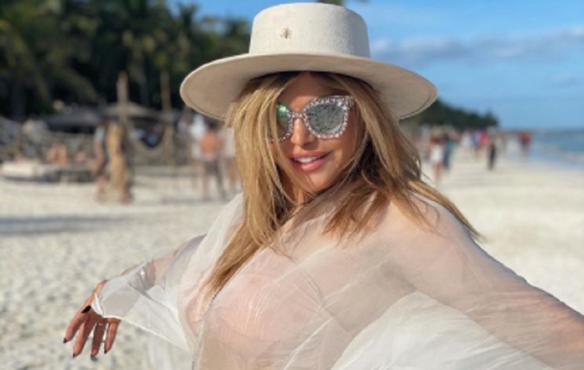 Loredana Groza și-a expus posteriorul, fără nicio reținere. Are sau nu celulită artista de 50 de ani?