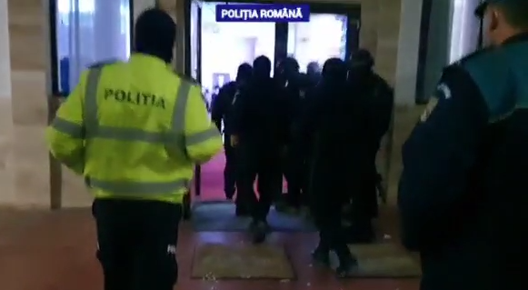 Majorat întrerupt de mascați în Dâmbovița. Tinerii au plătit cel mai scump cadou