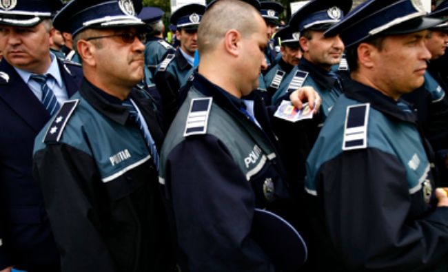 Peste 50 de polițiști din Suceava au picat examenul psihologic. Culmea, candidații s-au plâns că subiectele au fost prea grele