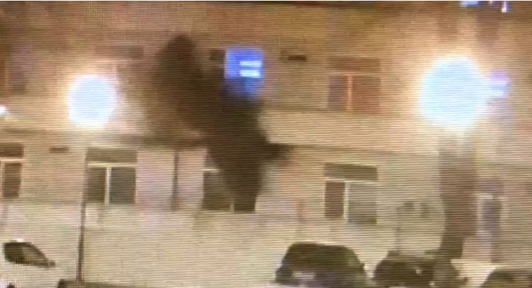 Momentul în care izbucnește incendiul la ”Matei Balș” a fost filmat! Fumul negru iese, cu presiune, printr-un geam