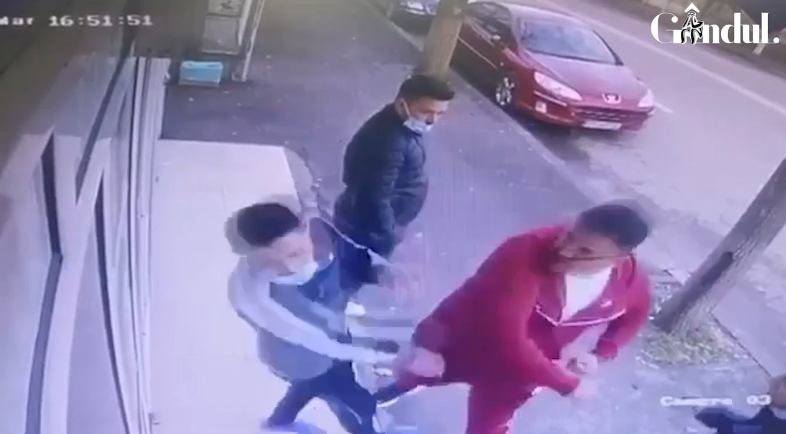 Un patron de frizerie din Teleorman, ”curentat” cu un croșeu devastator de un lider de clan interlop VIDEO