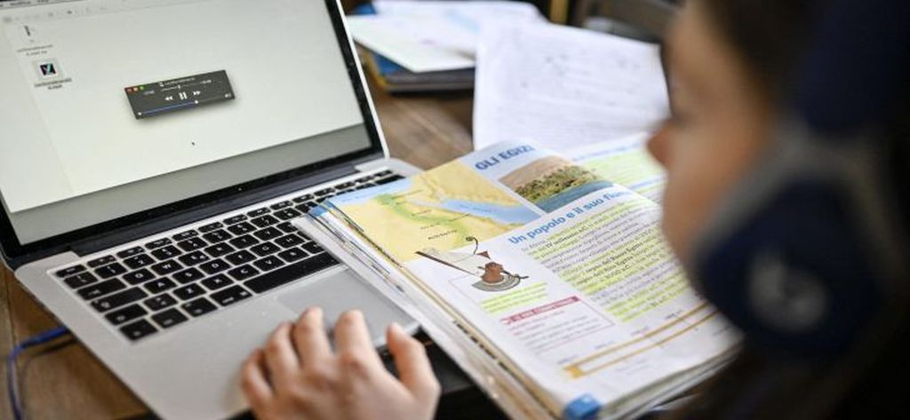 Este oficial! Învățământul online a fost prelungit până pe 8 februarie. „Vrem să redeschidem școlile”