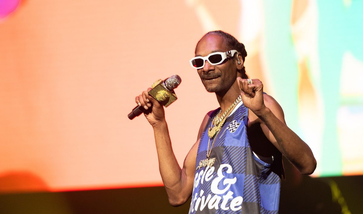 Snoop Dogg s-a filmat pe ritmuri de manele și a postat clipul pe contul lui cu 55 de milioane de urmăritori