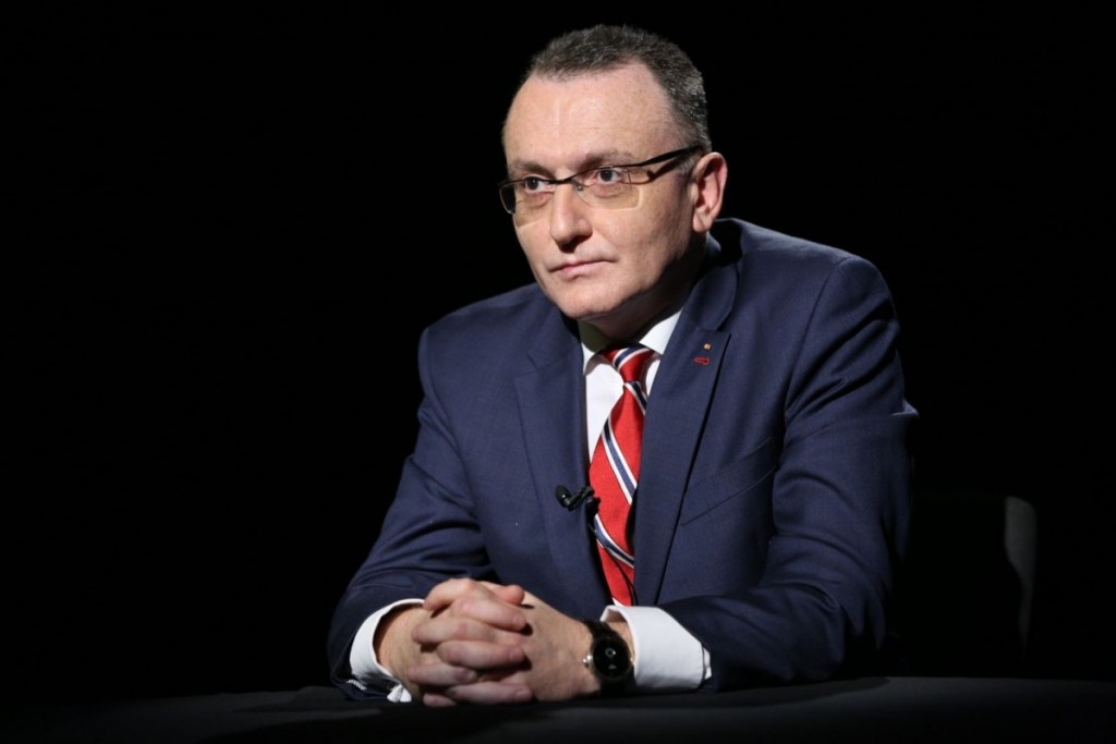 Primele sancțiuni în cazul profesorului din Piatra Neamț acuzat că a hărțuit o elevă! Ministrul Educației: Toleranță zero pentru astfel de comportamente