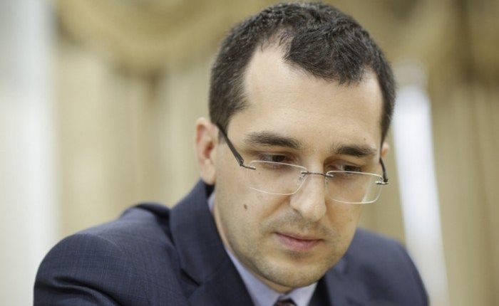 Vlad Voiculescu, reacție dură în cazul bătrânului ignorat de personalul medical al spitalului din Corabia. Au fost date mai multe amenzi