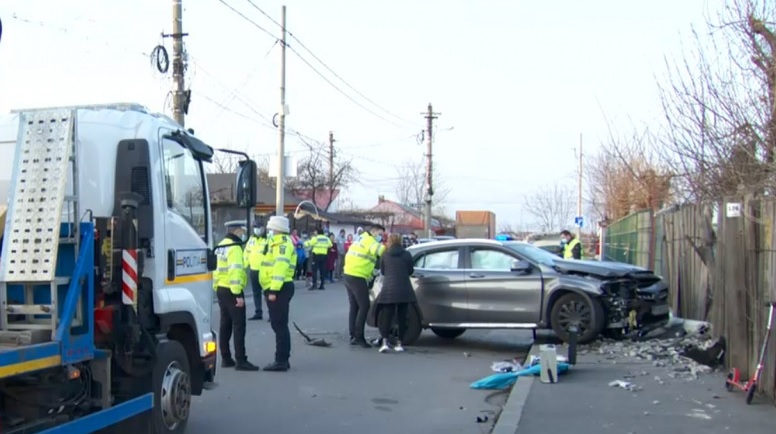 Femeia care a lovit mortal două fetițe pe trotuar a mărturisit că a încurcat pedalele. Ce au văzut polițiștii pe camerele de supraveghere