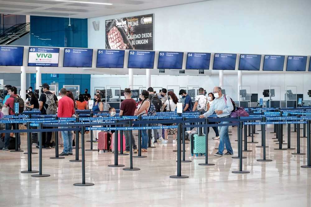 MAE, avertizare de călătorie după ce peste o sută de români au rămas blocați pe aeroport