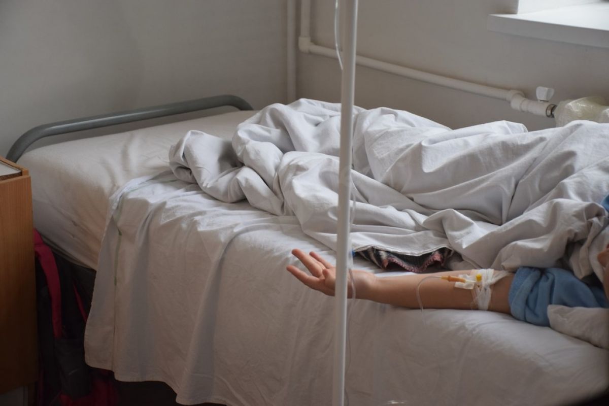 Un adolescent de 15 ani a ajuns în comă la spital după ce a primit un pumn de la un tânăr care face kickboxing