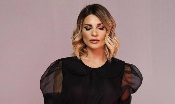 Imagine Stire Drama neștiută a lui Ellie White. Tatăl artistei a murit fără să-și cunoască nepoții: ”A fost găsit după o săptămână” | 2review.ro