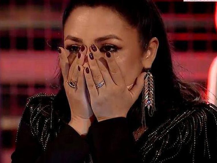 Imagine Stire Andra a izbucnit în plâns, pe scenă, la un concert. Artista a povestit despre cel mai dificil moment din viața ei | 2review.ro