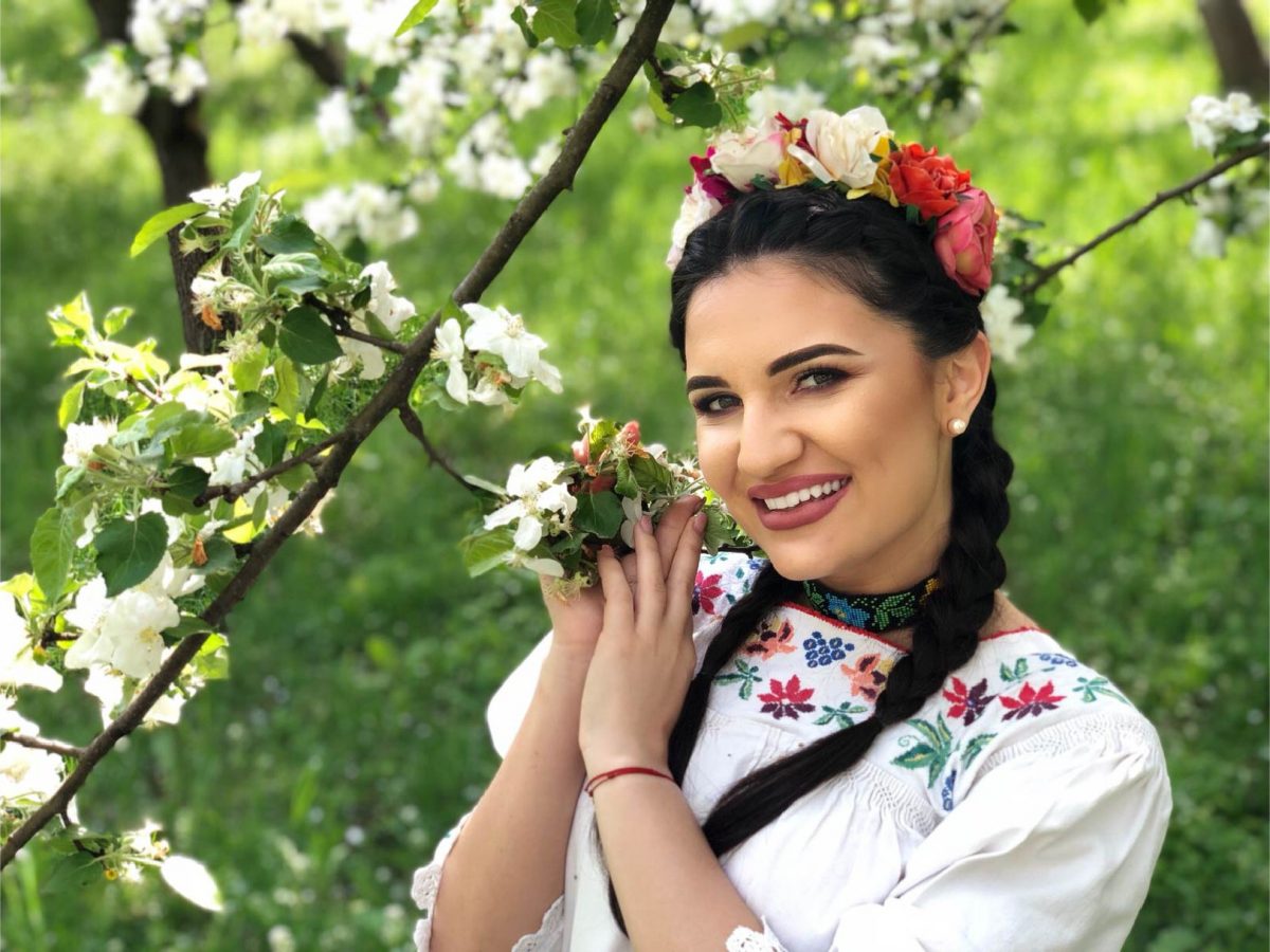 Imagine Stire Andrada Bărsăuan este însărcinată cu primul copil. Cântăreața de muzică populară a dezvăluit sexul bebelușului | 2review.ro